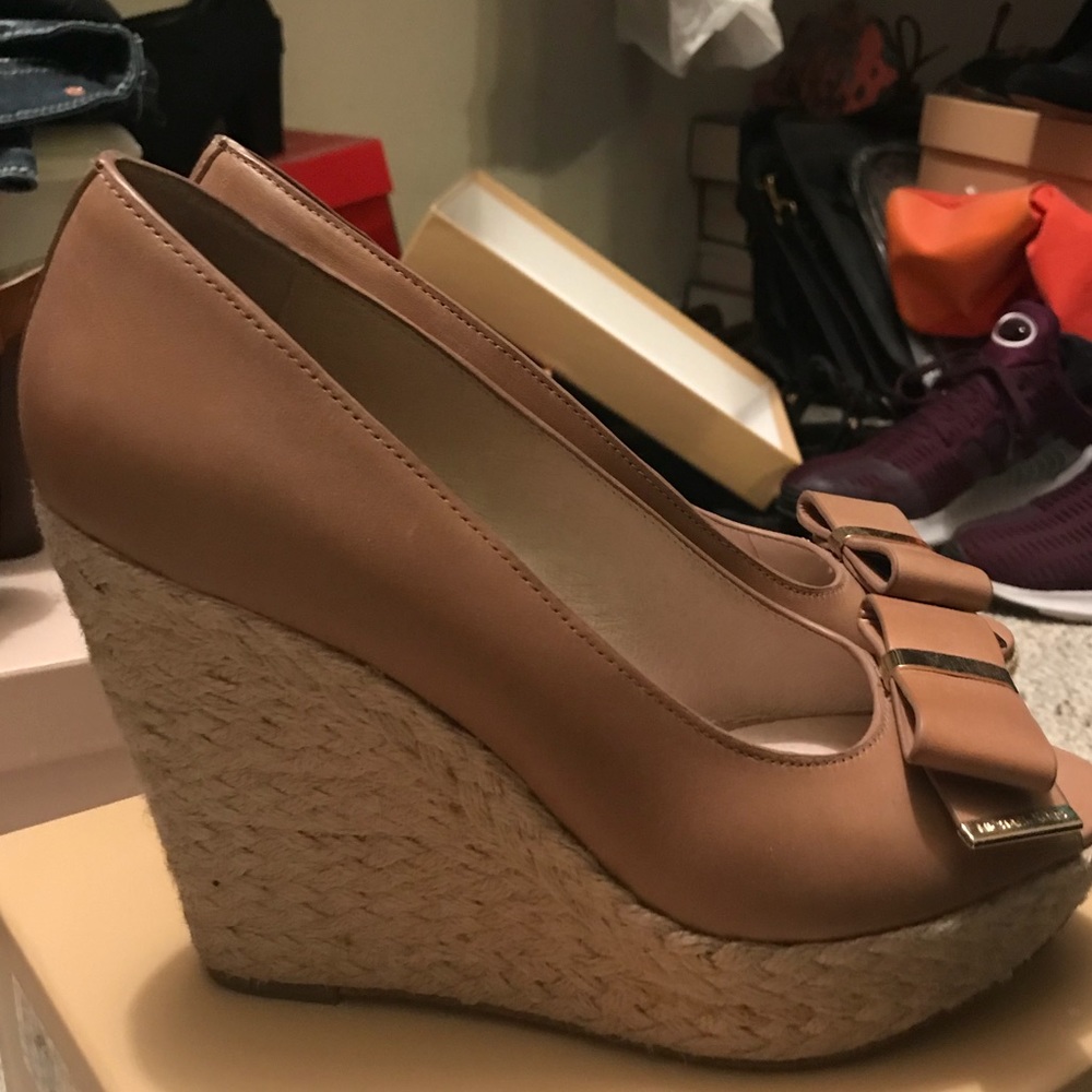 Michael kors wedges with bow